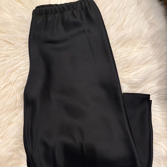 La Ligne Satin Colby Pant, Black, M
Never worn, Perfect for the holidays! - Picture 5 of 5